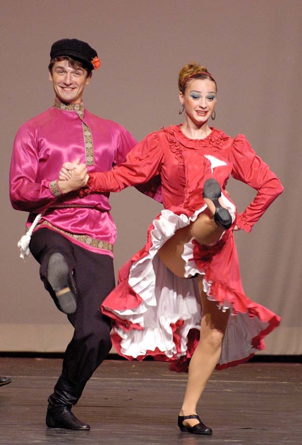 Russian folk dancers Mikhail Nesterenko and Ganna Makarova