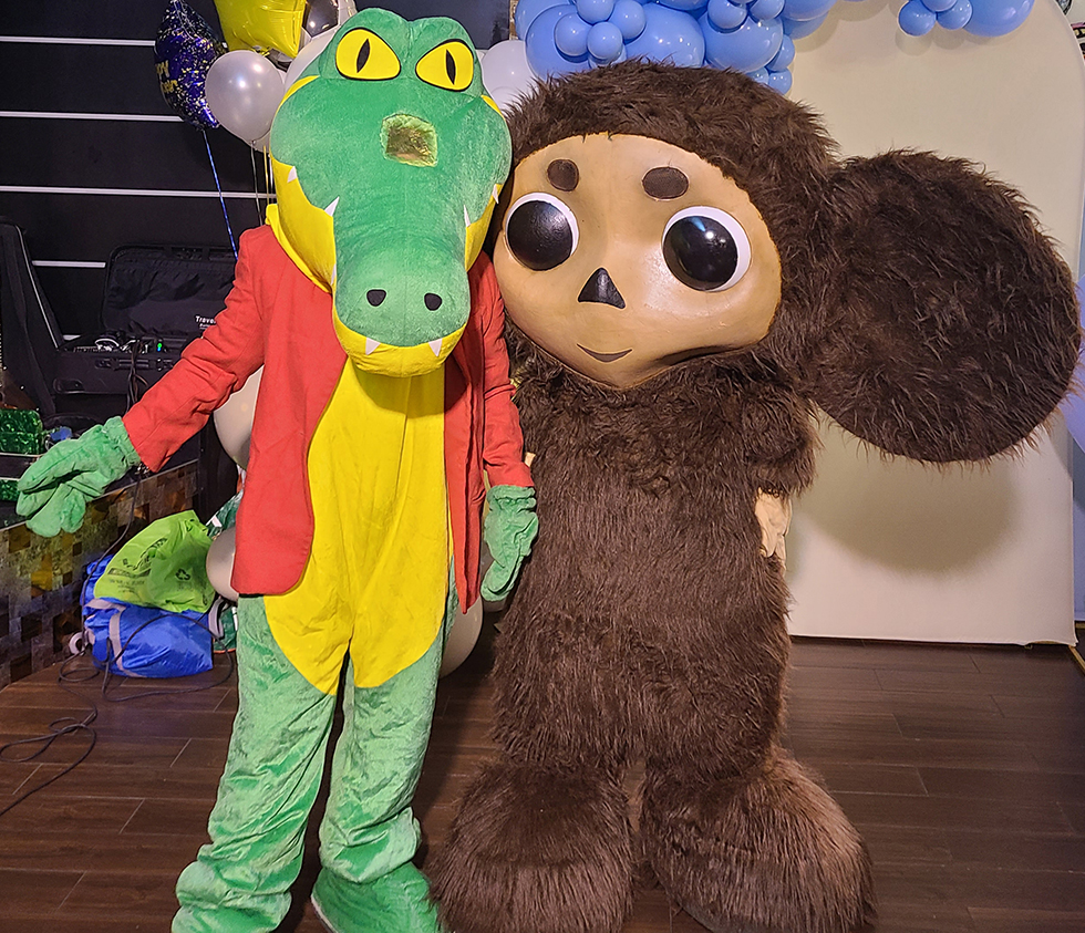 Cheburashka and Krokodil Gena in Connecticut, Smith Middle School Glastonbury CT
