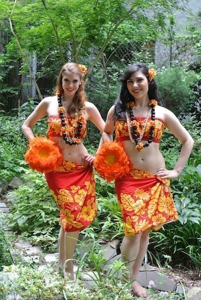Гавайское танцевальное шоу и танец с огнём