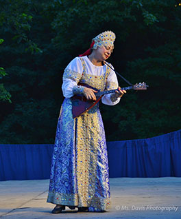 Barynya Song, Music & Dance Ensemble, Balalaika virtuoso Elina Karokhina, Photo by Donna Davis, Ms. Davis Photography