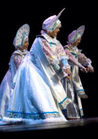Ensemble Barynya, photo by Dalia Bagdonaite, Russian Siberian dance "Metelitsa"