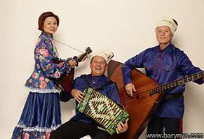 New York Russian Balalaika Trio, Leonid Bruk, Mikhail Smirnov, Elina Karokhina, photo credit Yuriy Balan