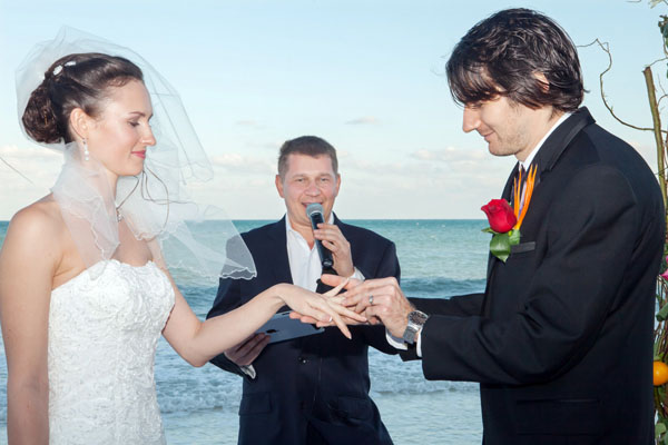 Russian wedding, MC-tamada Misha, wedding Officiant Mikhail Smirnov, Fairmont Mayakoba, Riviera Maya Hotel, Mexico