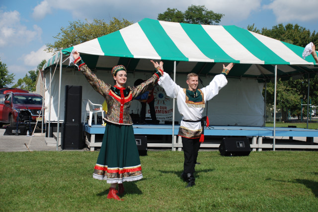 Barynya,  Russian folk dance, Ensemble Barynya, Veronika Gunko, Konstantin Tulinov, Adams County Heritage Festival, Gettysburg, Pennsylvania, photo by Rosalie Moore