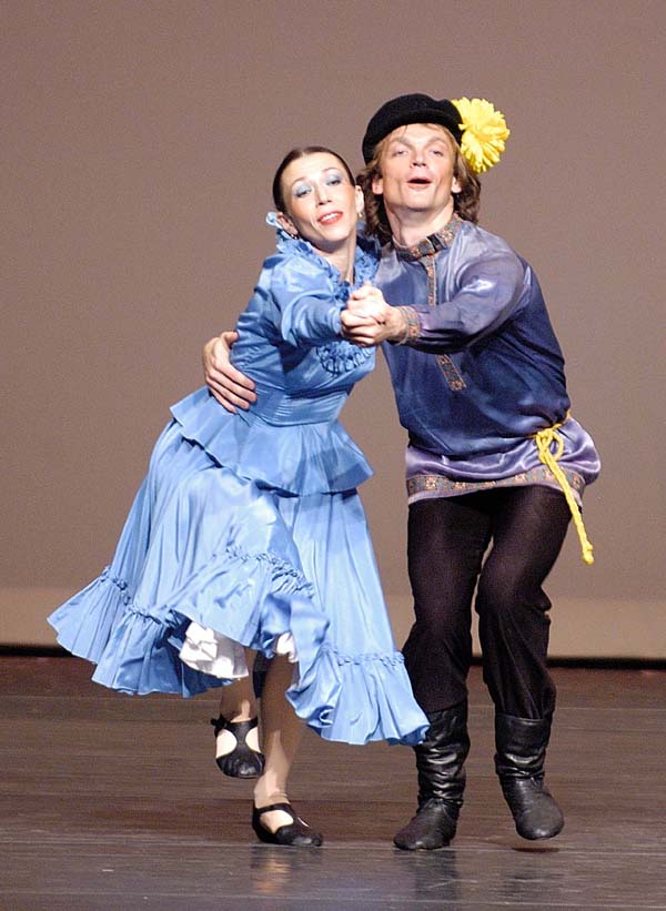 Russian Folk Dance QUADRILLE, Dancers Olga Chpitalnaia, Vitaly Verterich