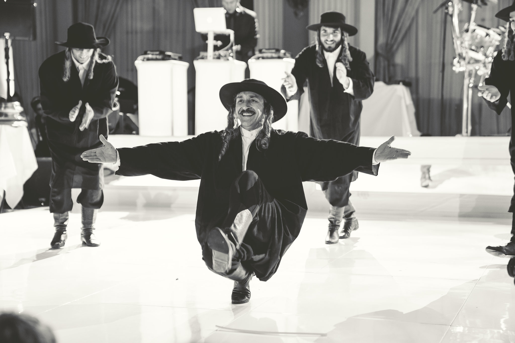 Евреи танцуют gif