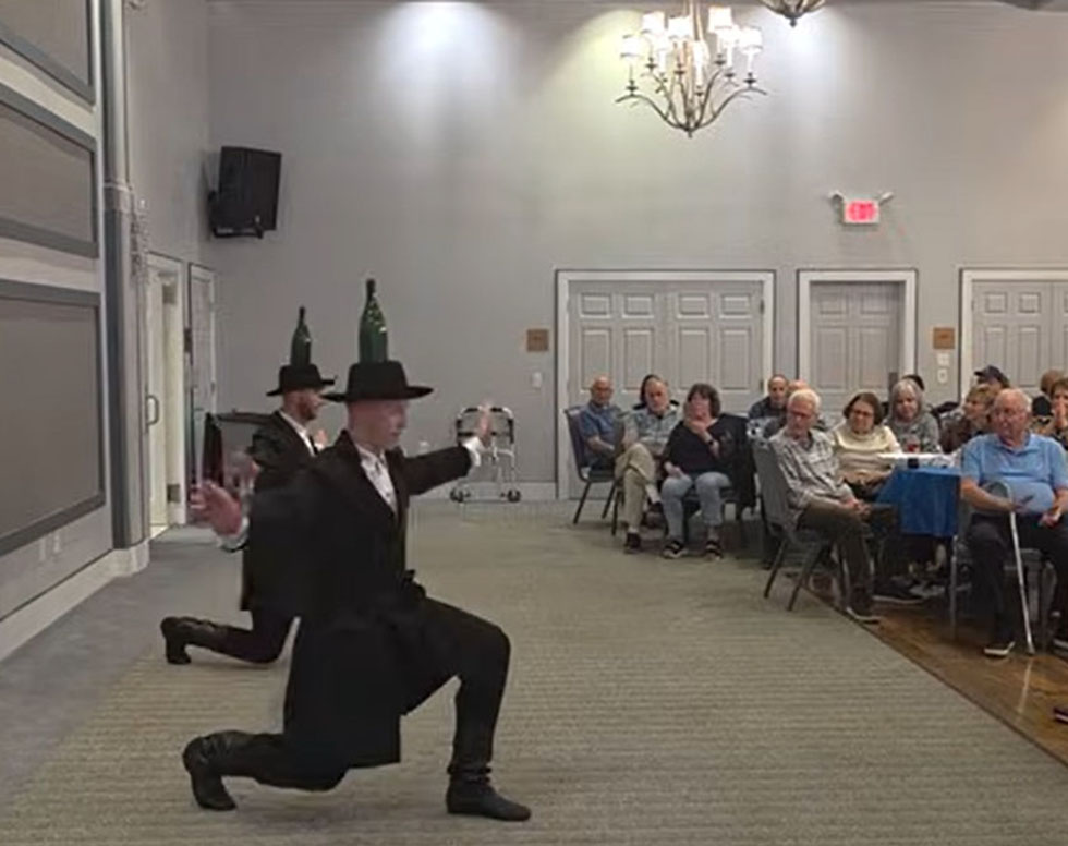 Bottle Dancers New Jersey, NJ Bottle Dancers, Rosh Hashanah dinner Shalom Club at Four Seasons Englishtown Monmouth County NJ, Bottle Dancers USA
