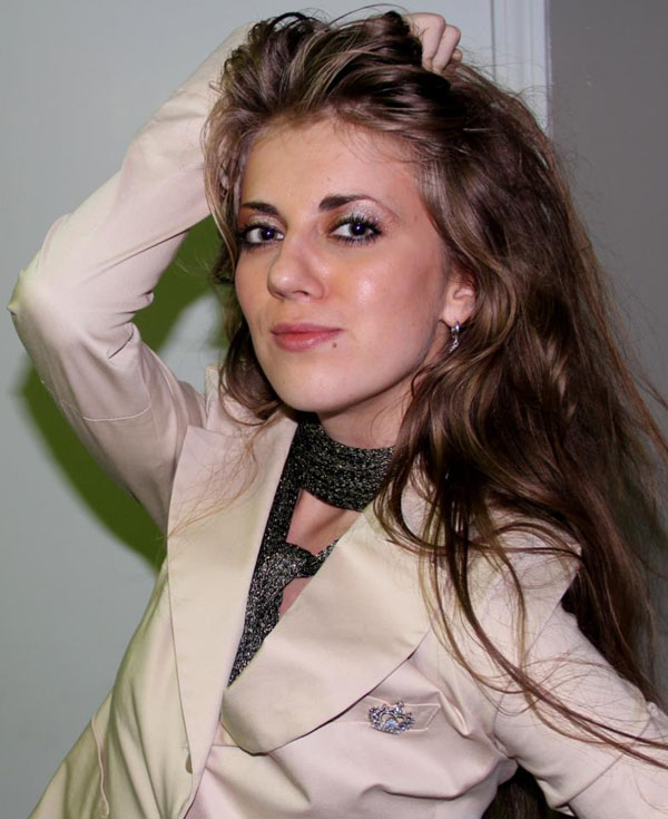 NYC female french singer Olesya