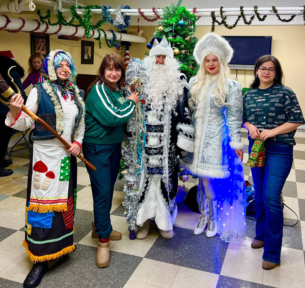 ��� ����� ���������� ���� ��� � ��������, ���� ���-����, ��� ���� ������ � ��������, Ded Moroz Show in Brooklyn New York, Ded Moroz, Snegurochka, Baba Yaga, Nostrand Gardens Coop, Brooklyn, NY