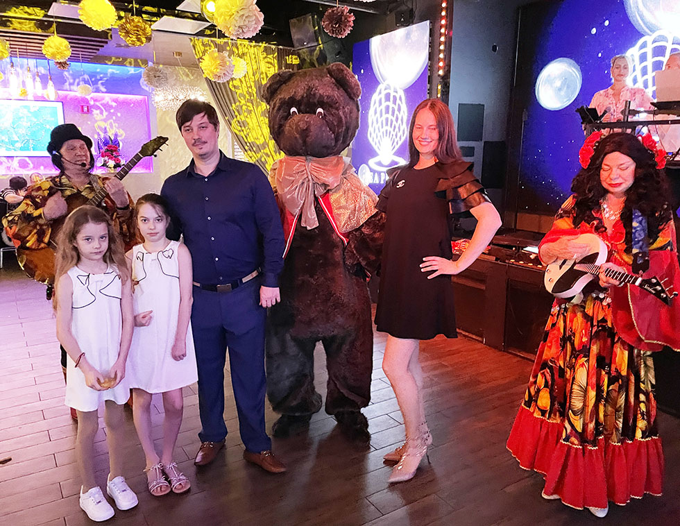 Sea Pearl restaurant in Brooklyn, Russian-Gypsy dance song and music trio,     -, New York, Sea Pearl Restaurant 2027 Emmons Ave Brooklyn NY 11235