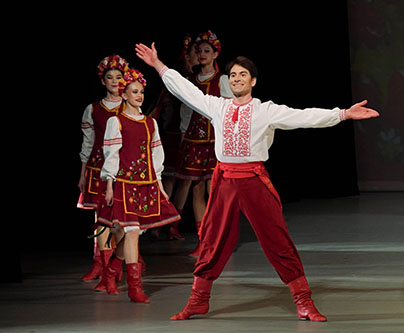 Russian character dancer Pavel Getman, ensemble Barynya, www.barynya.com