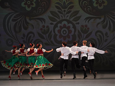 Russian character dancer Pavel Getman, ensemble Barynya, www.barynya.com