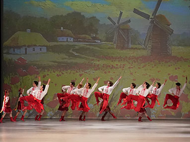 Russian character dancer Pavel Getman, ensemble Barynya, www.barynya.com