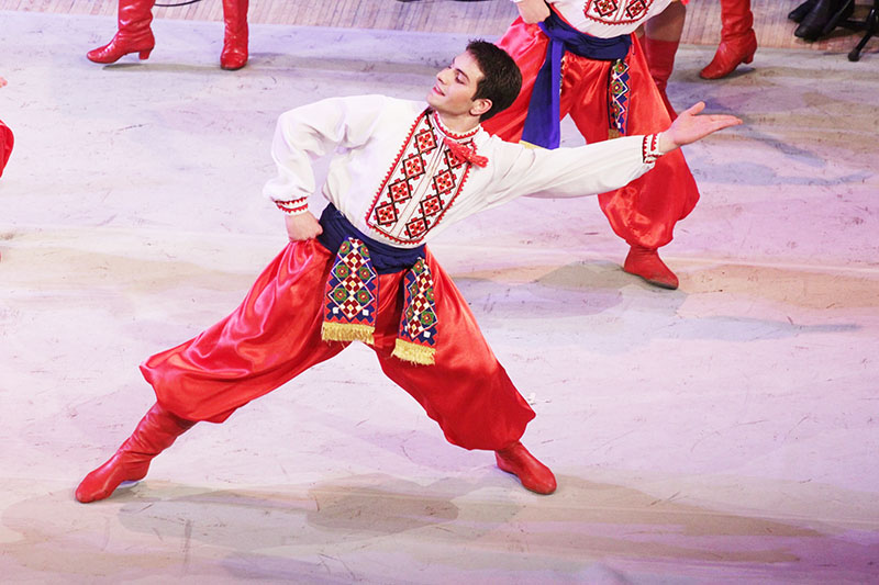 Russian dance, music, song ensemble Barynya, Russian character dancer Pavel Getman