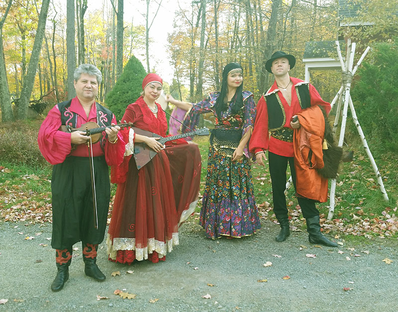 Moscow Gypsy Army, Московская цыганская армия, Pocono Mountains, Pennsylvania, Gypsy dancers, Gypsy singer, Gypsy music, Gypsy show, Цыганское шоу в горах Поконо, штат Пенсильвания