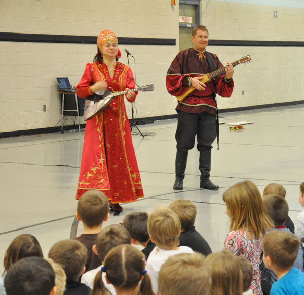 Russian folk dance, Russian traditional song, Russian folk music, balalaika, garmoshka, Barynya, Madisonville, KY, Kentucky, USA