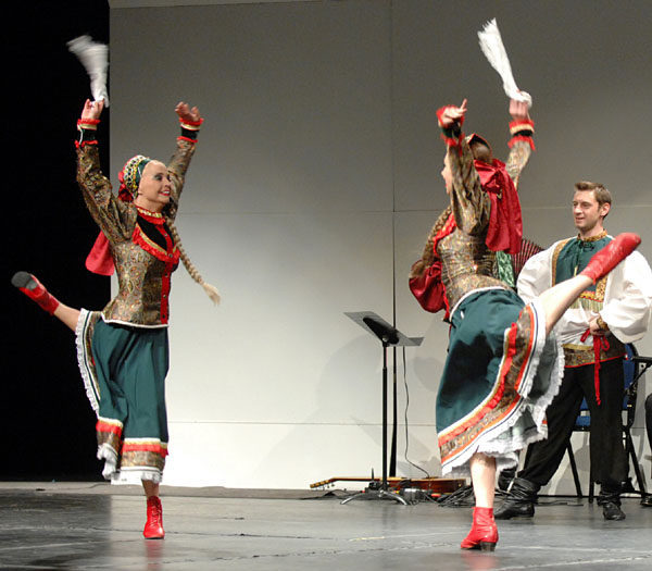 Photo by Ken Mahnke. Barynya, Russian traditional dance, ensemble Barynya, Alexey Maltsev, Olga Chpitalnaia, Anna Brovkina, Texas Tour 2011