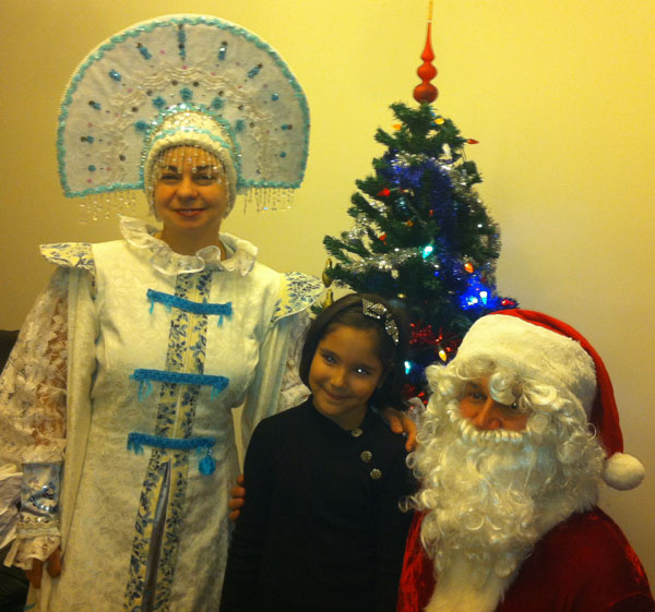 Ded Moroz and Snegurochka in Queens, New York, 12-24-2012, Ded Moroz Snegurochka    -  New York Queens